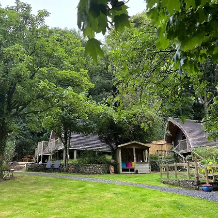 Heaves Woodlands And Pods Lodge *