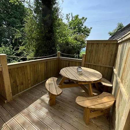 Lodge Heaves Woodlands And Pods *