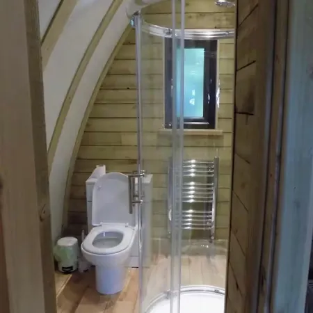 Heaves Woodlands And Pods Lodge *
