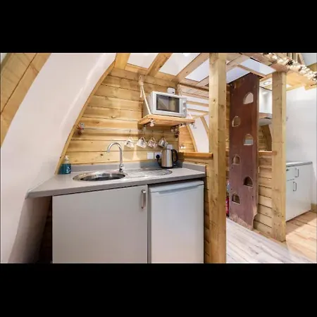 Heaves Woodlands And Pods * Levens